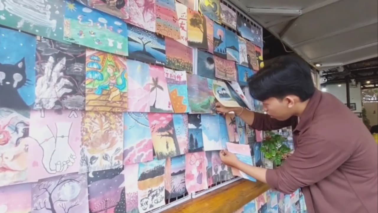 Kedai Baswara, Tempat Nongkrong Antimainstream dengan Sentuhan Seni di Kampung Inggris