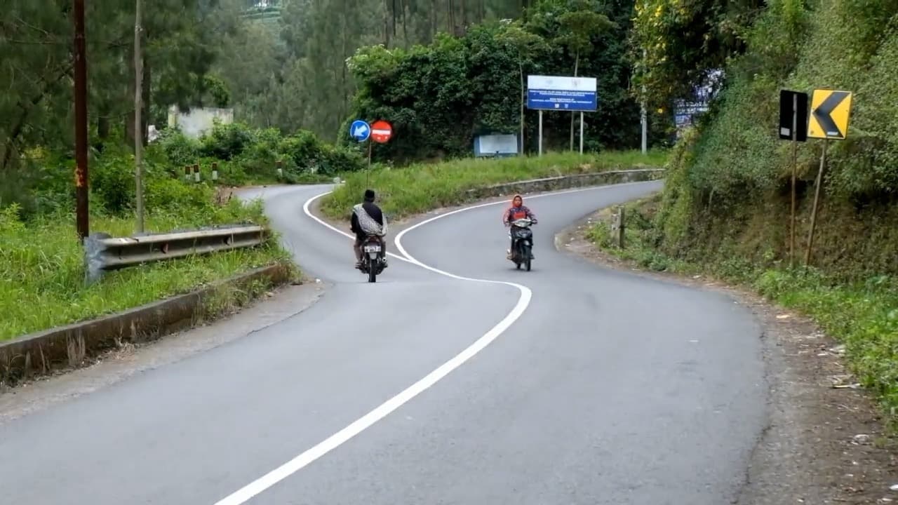 Sering Kecelakaan, Polisi Imbau Tak Gunakan Motor Matic di Jalur Bromo