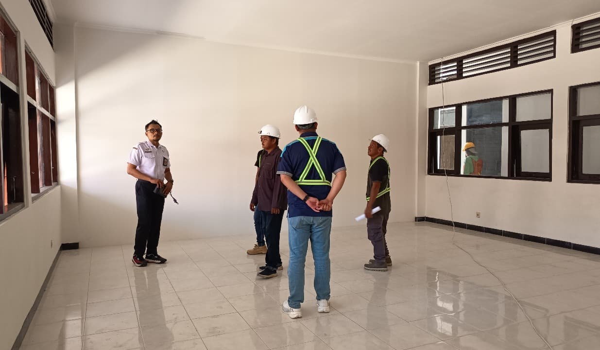 Sidak Sekolah Rakyat, Progres Renovasi Gedung Capai 85 Persen