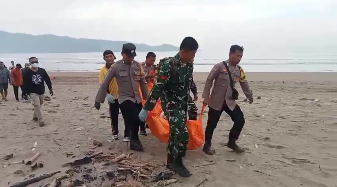Mayat Wanita Tanpa Busana Ditemukan di Pantai Teleng Ria Pacitan