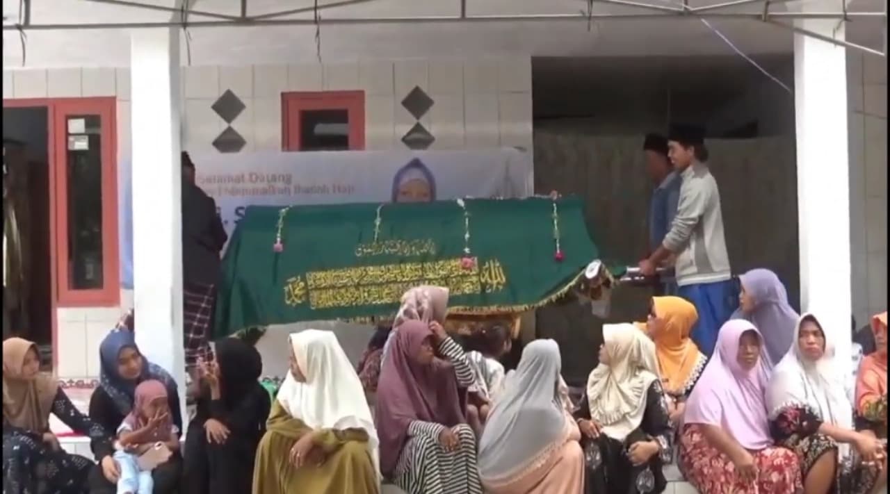 Dua Jemaah Haji Asal Pamekasan Meninggal Dunia di Dalam Pesawat Saat Perjalanan Pulang ke Tanah Air