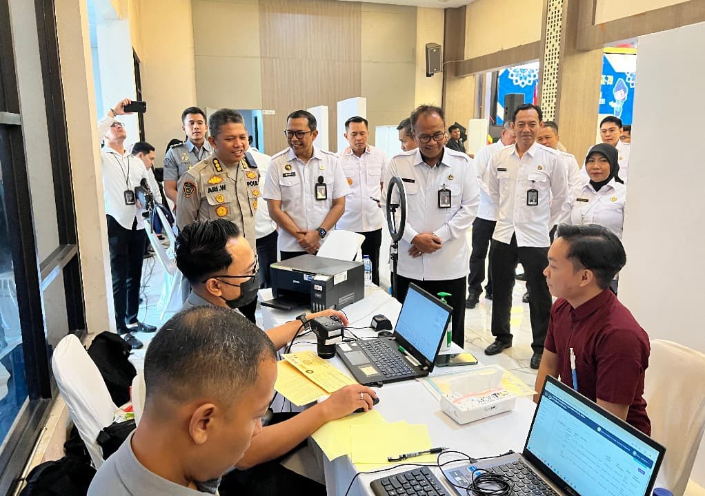 Sinergi Imigrasi-Polda Jatim Gelar Pelayanan 1079 Paspor di Hari Bhayangkara ke-79