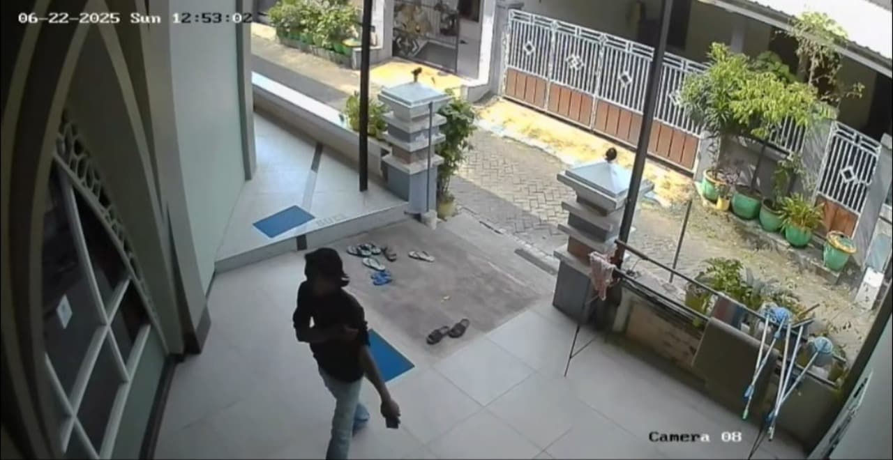Bermodus Salat Dhuhur, Pelaku Bobol Kotak Amal Masjid An Nur Kota Mojokerto