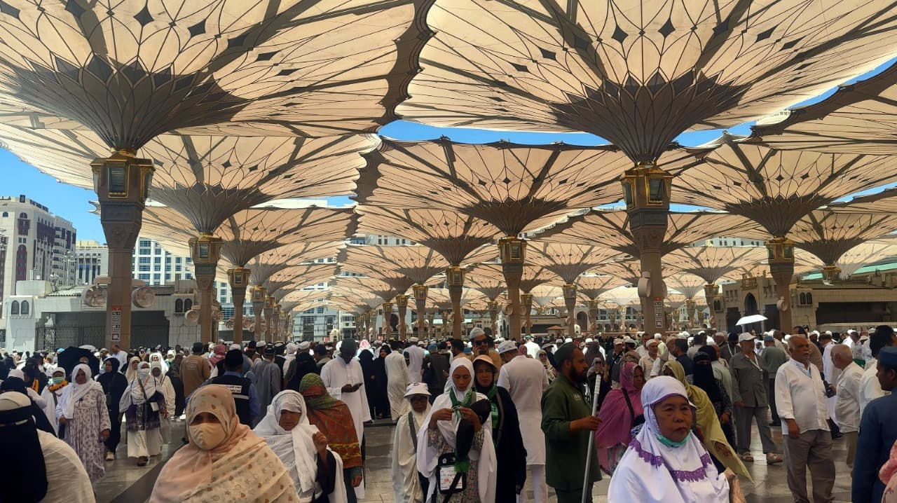 Difasilitasi Syarikah, Jemaah Haji Bisa Berziarah Gratis di Madinah
