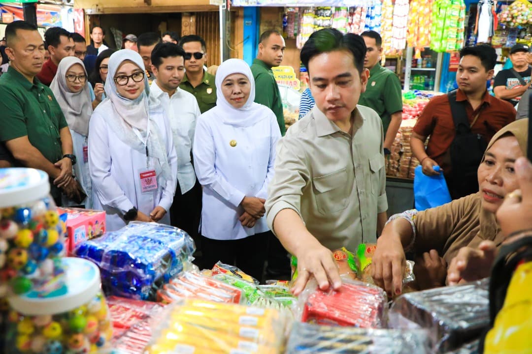 Pastikan Stok Aman, Wapres Gibran dan Gubernur Khofifah Blusukan ke Pasar Rogojampi Banyuwangi