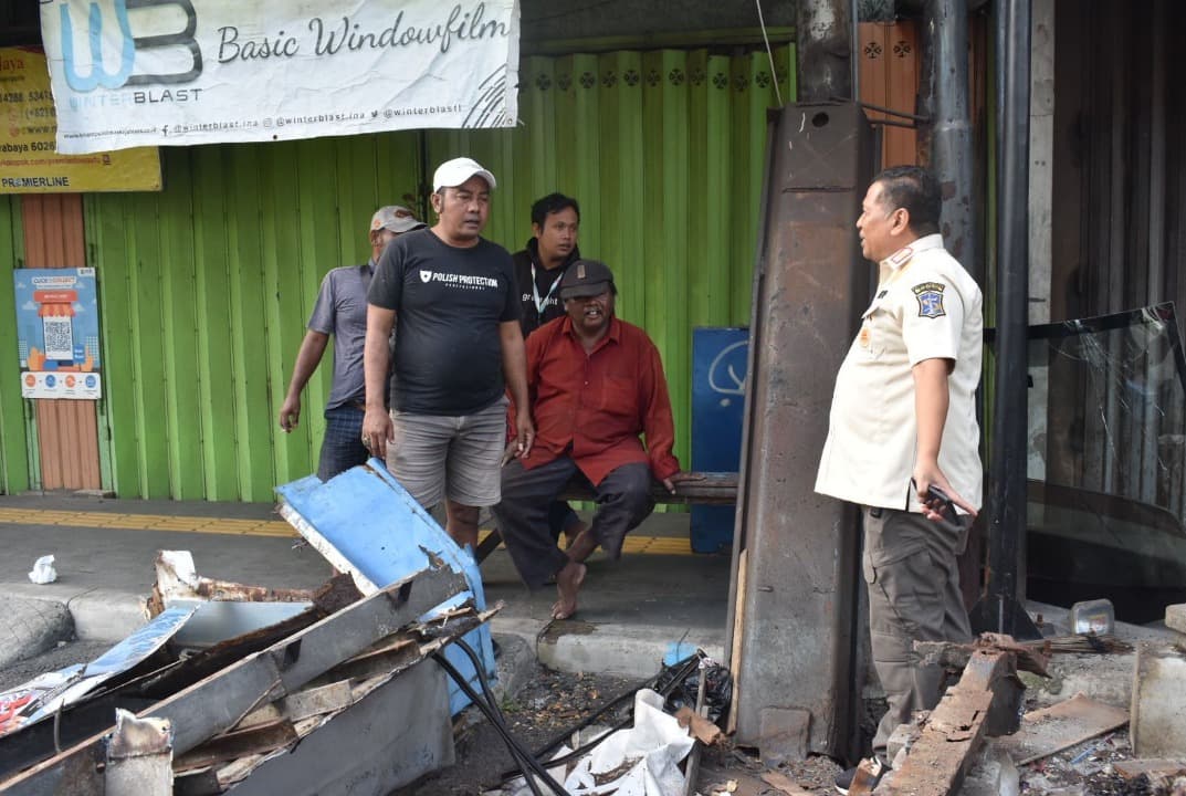 Akibatkan Kemacetan, PKL dan Parkir Liar di Kedungdoro Ditertibkan