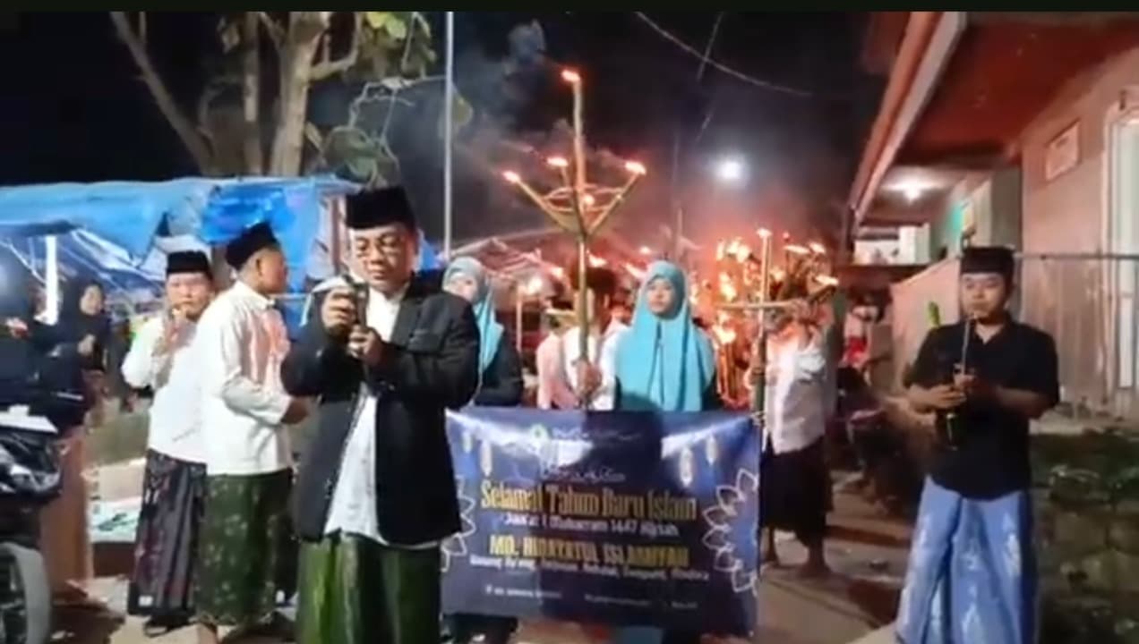 Pringati 1 Muharam, Ratusan Warga IkutiPawai Obor