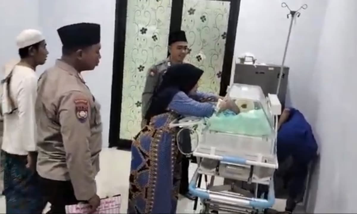 Bayi Laki-Laki Ditemukan di Sawah Ketapang Sampang