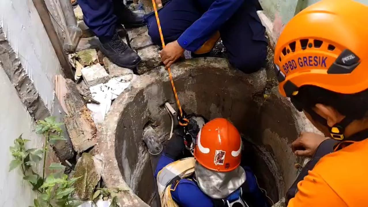 Pemuda di Gresik Tercebur ke Sumur Sedalam 30 Meter