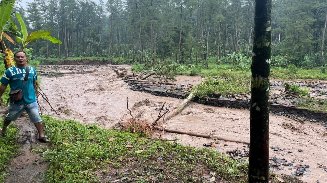 Remaja di Banyuwangi Hanyut di Aliran Sungai Badeng