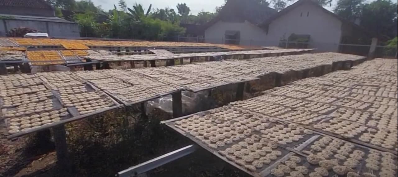 Kerupuk Bandung Tetap Eksis Ditengah Gempuran Jajanan Modern