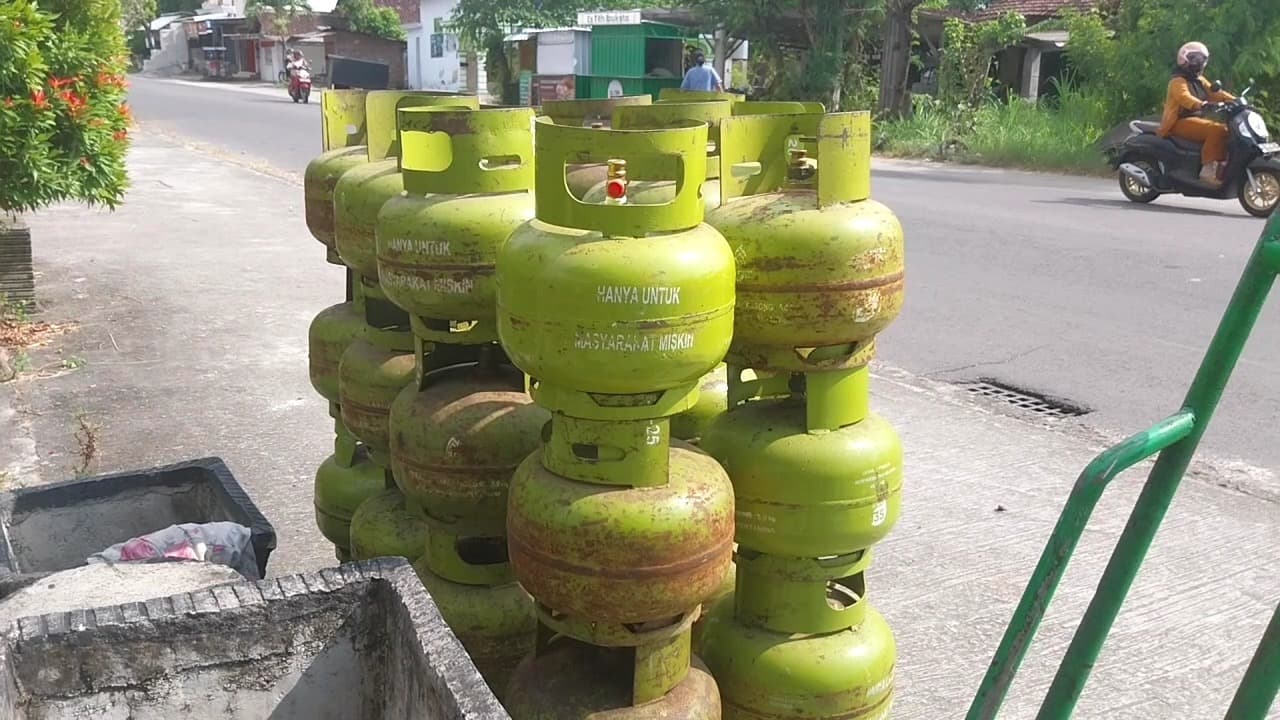 Kelangkaan Gas Elpiji 3 Kg, UMKM Kecil di Magetan Kesulitan Berjualan