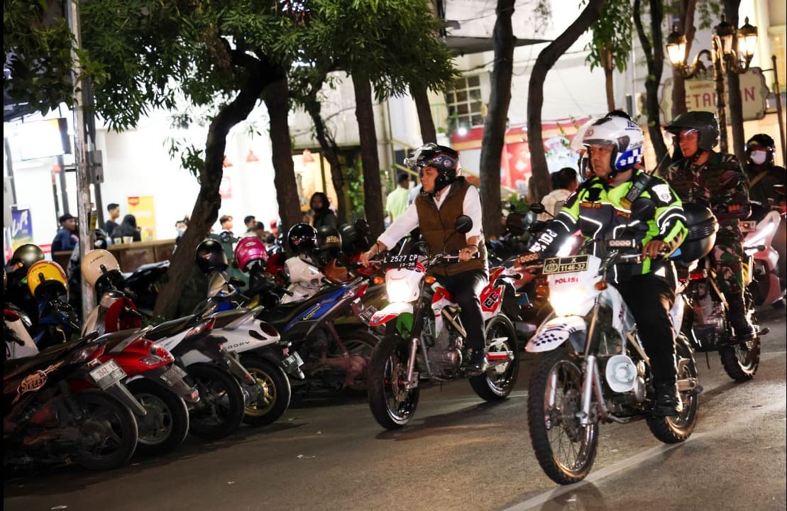 Surabaya Terapkan Jam Malam Anak, Wali Kota Eri Cahyadi Pimpin Sweeping