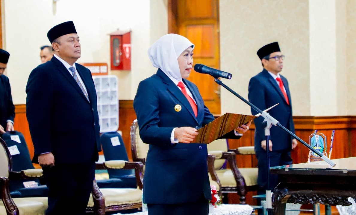 Lantik Anggota KPID Jatim 2025-2028, Ini Pesan Penting Gubernur Khofifah