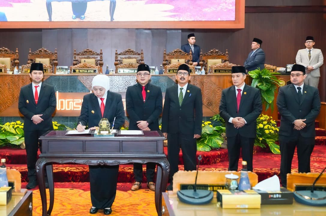 Raperda RPJMD 2024-2029 Disahkan, Gubernur Khofifah Apresiasi Kolaborasi Eksekutif-Legislatif
