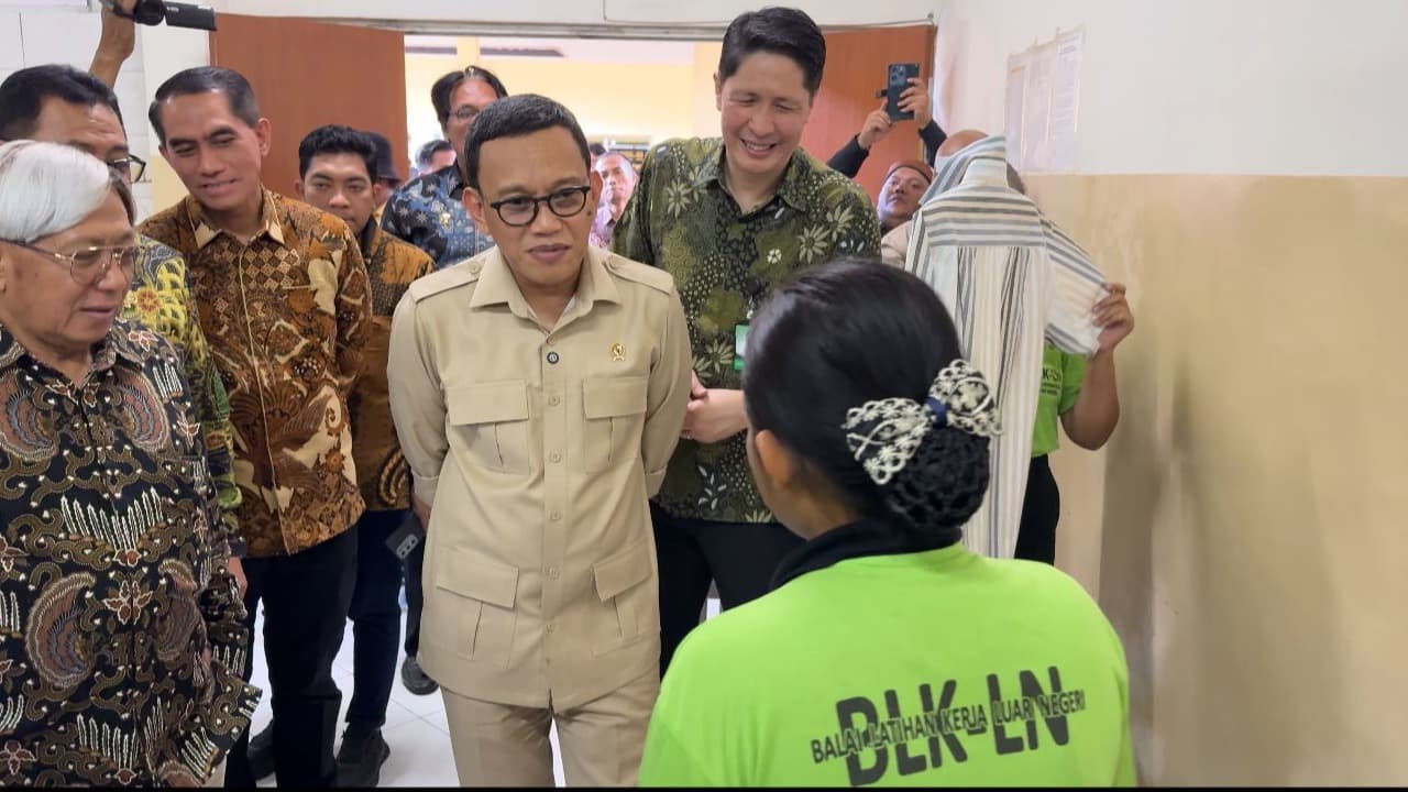 Menteri P2MI Beri Motivasi Calon PMI Asal Pasuruan, Pastikan Beri Perlindungan