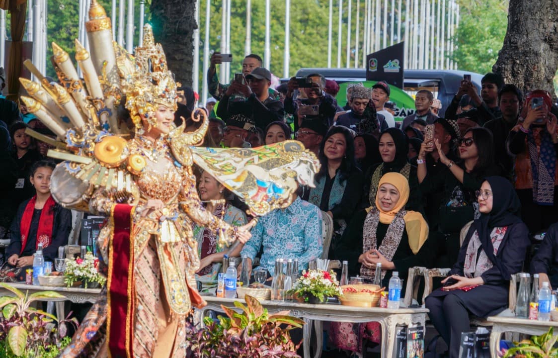 Gubernur Khofifah Apresiasi Banyuwangi Ethno Carnival 2025
