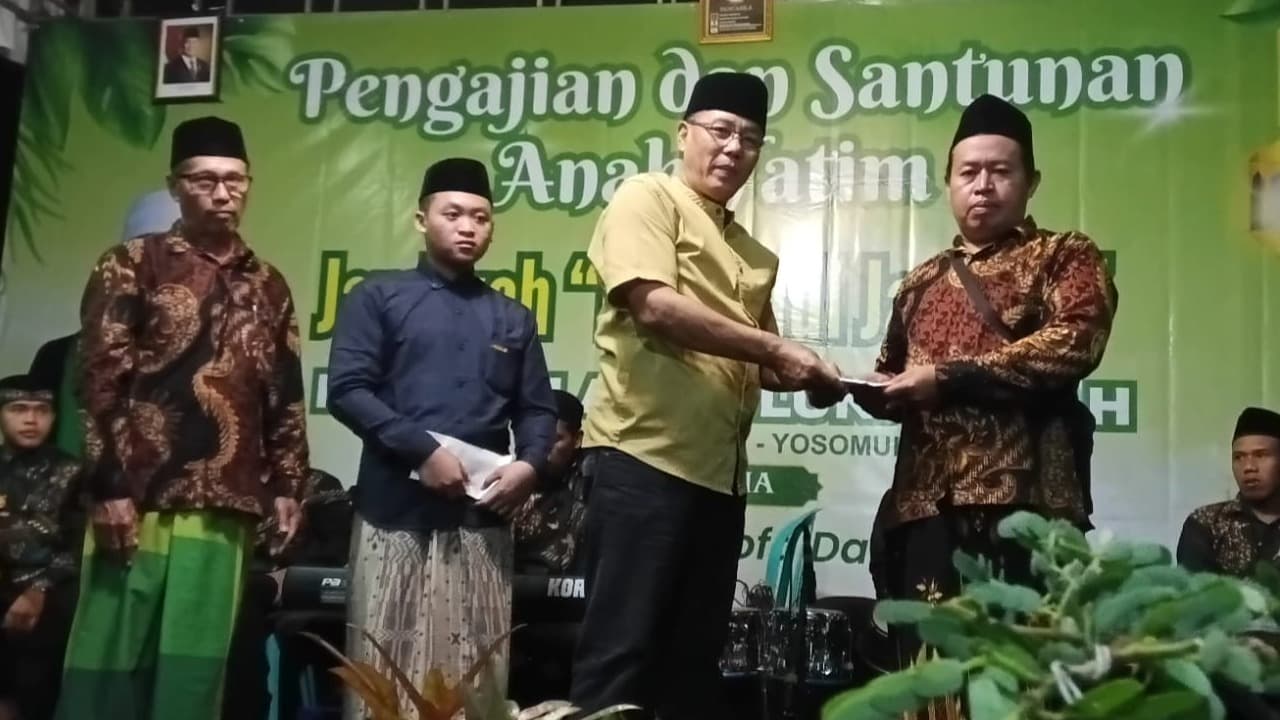 Kades Yosomulyo Doakan Korban KMP Tunu Pratama Pada Acara Santunan Anak Yatim