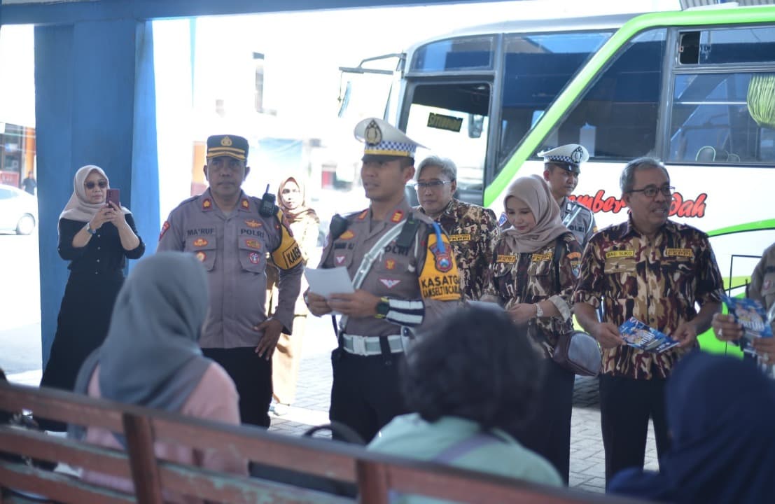 Operasi Patuh Semeru 2025 Dimulai, Polres Situbondo Sosialisasikan Keselamatan Berkendara