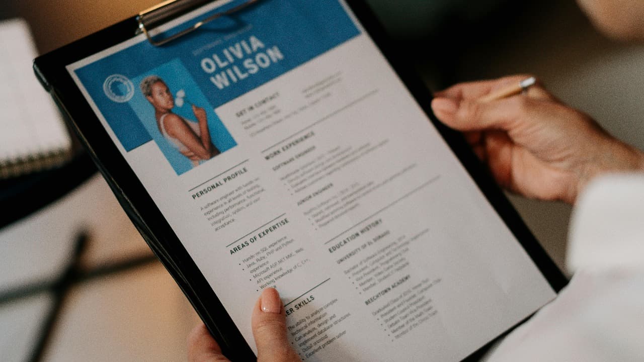 Tips Membuat CV yang Menarik dan Ramah ATS, Agar Dilirik HR
