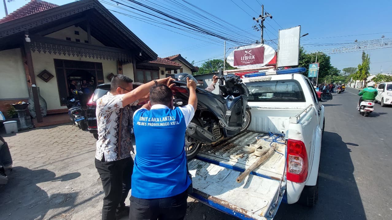 Ngerem Mendadak, Pelajar SMAN 1 Dringgu Proboliingo Tewas Terlindas Truk