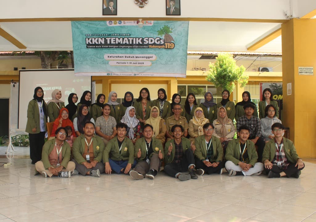 Mahasiswa UPN Veteran Jatim Dorong UMKM Olahan Singkong di Dukuh Menanggal Naik Kelas Melalui Strategi Branding