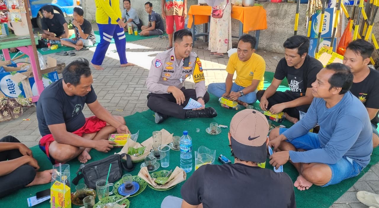 Sosialisasi Operasi Patuh Semeru dan Bahaya Over Dimensi Overload, Polantas Polresta  Banyuwangi, Ngopi Bareng Sopir