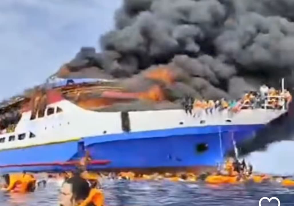 Kapal Barcelona 5 Terbakar di Perairan Pulau Taliase, Penumpang Lompat ke Laut