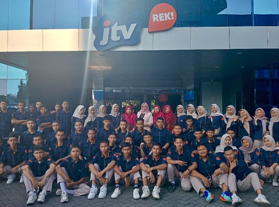 Kunjungan Industri Ke JTV, SMKN 2 Lumajang Dalami Dunia Media