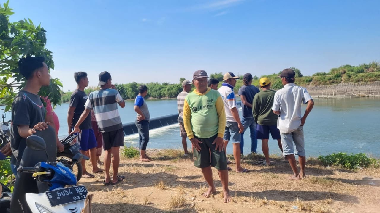 Lansia di Mojokerto Tewas Tenggelam Saat Jaring Ikan di Sungai Brantas