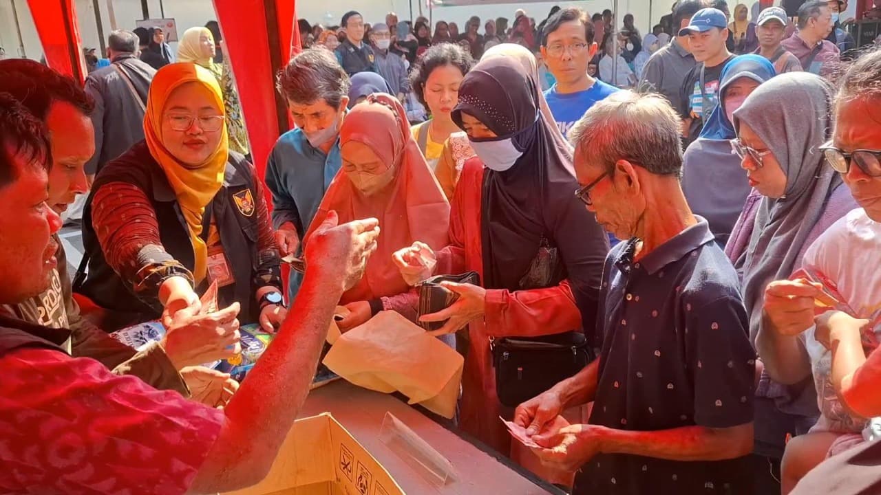 Kejaksaan Negeri Kota Kediri Gelar Pasar Murah, Sembako Dijual di Bawah Harga Pasar