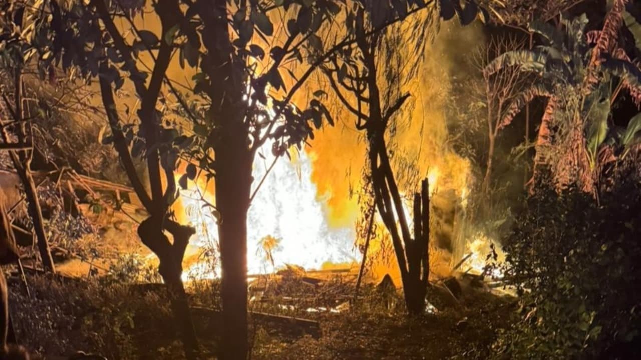 Rumah Lansia Tukang Rongsokan di Mojokerto Ludes Terbakar