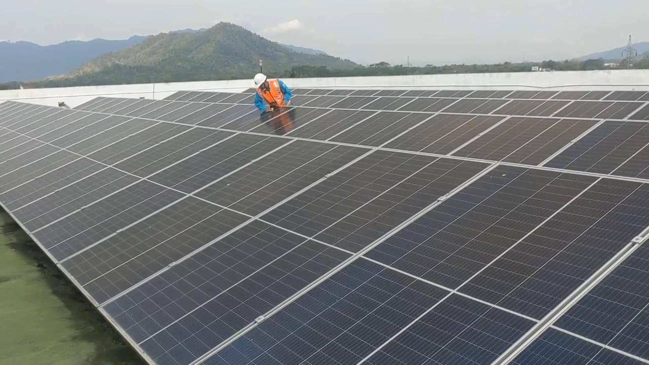 RSUD Dr. Soedomo Trenggalek Sulap Rooftop Jadi PLTS, Hemat Listrik Rp10 Juta per Bulan