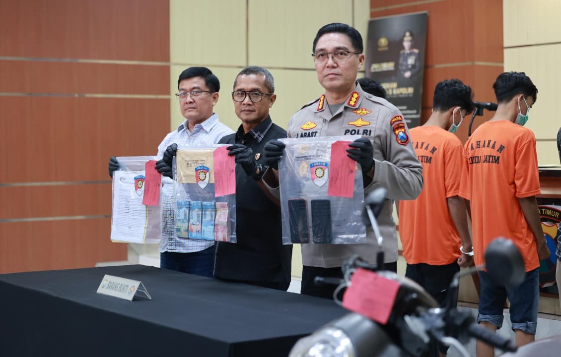 Polda Jatim Tangkap Dua Mahasiswa Usai Peras Kadindik Rp50 Juta