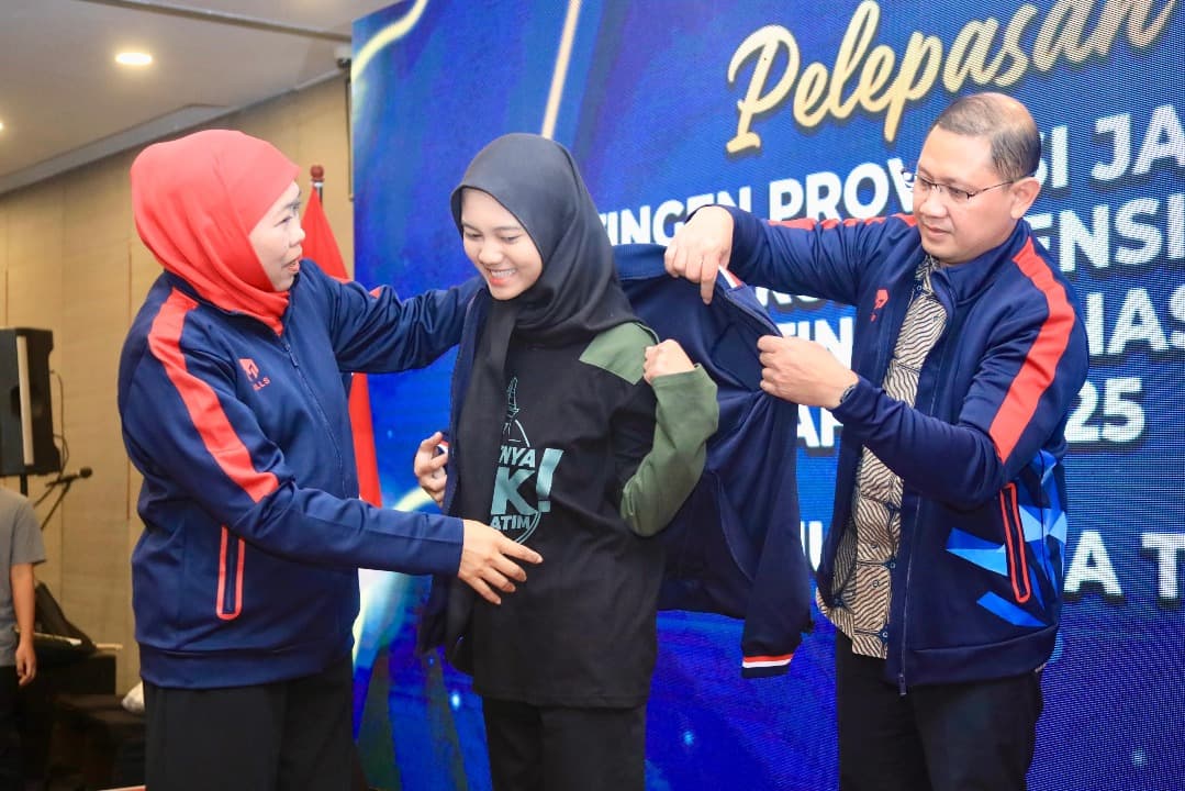 Gubernur Khofifah Optimis Jawa Timur Hattrick Juara Umum LKS Dikmen Tingkat Nasional 2025