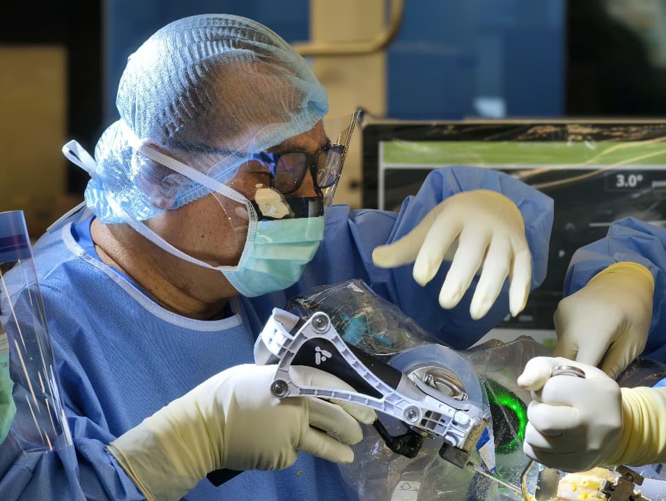 Mayapada Hospital Surabaya Jadi RS Pertama Gunakan Teknologi Robot untuk Operasi Sendi Lutut