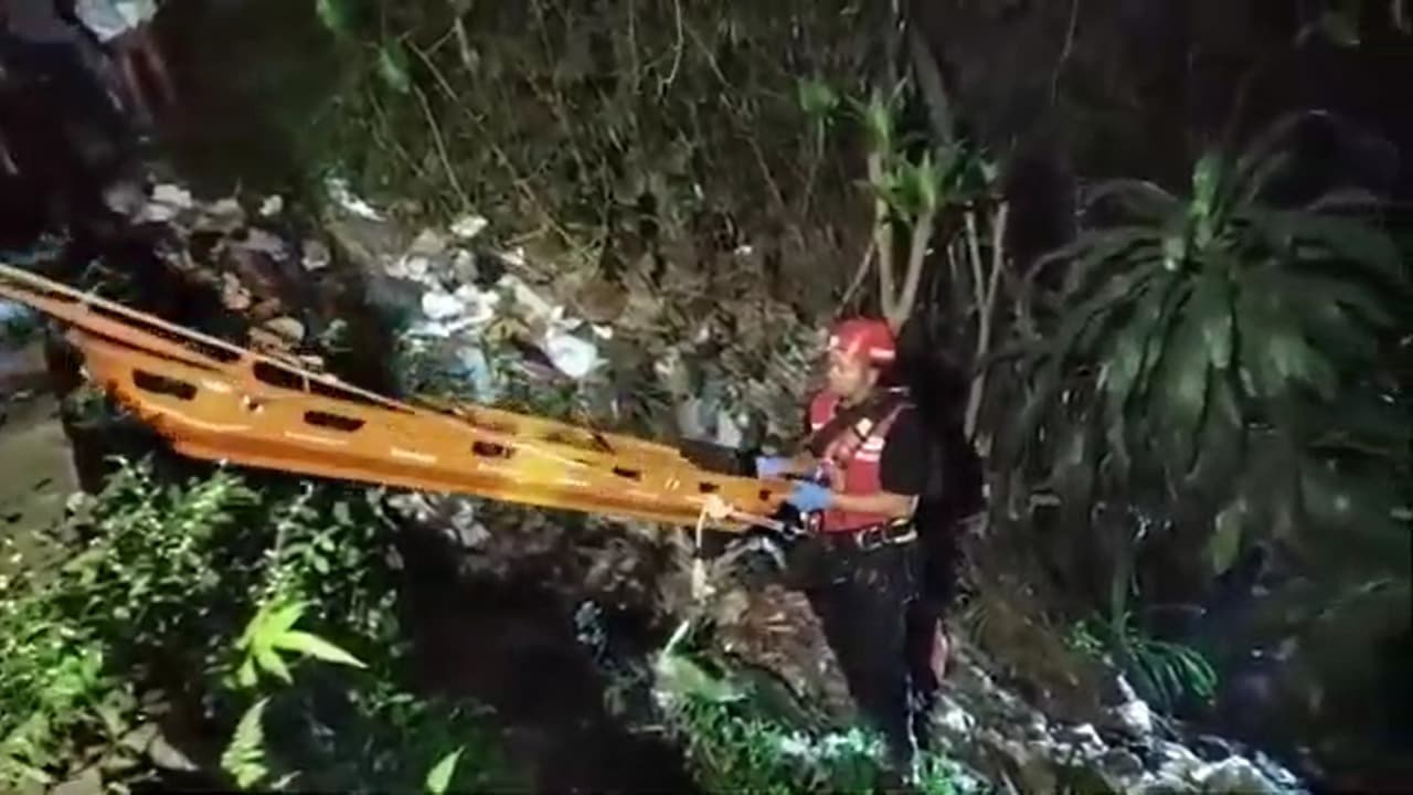 Berpapasan dengan Kendaraan, Pedagang Cilok Terjun ke Jurang 30 Meter di Pagak Malang
