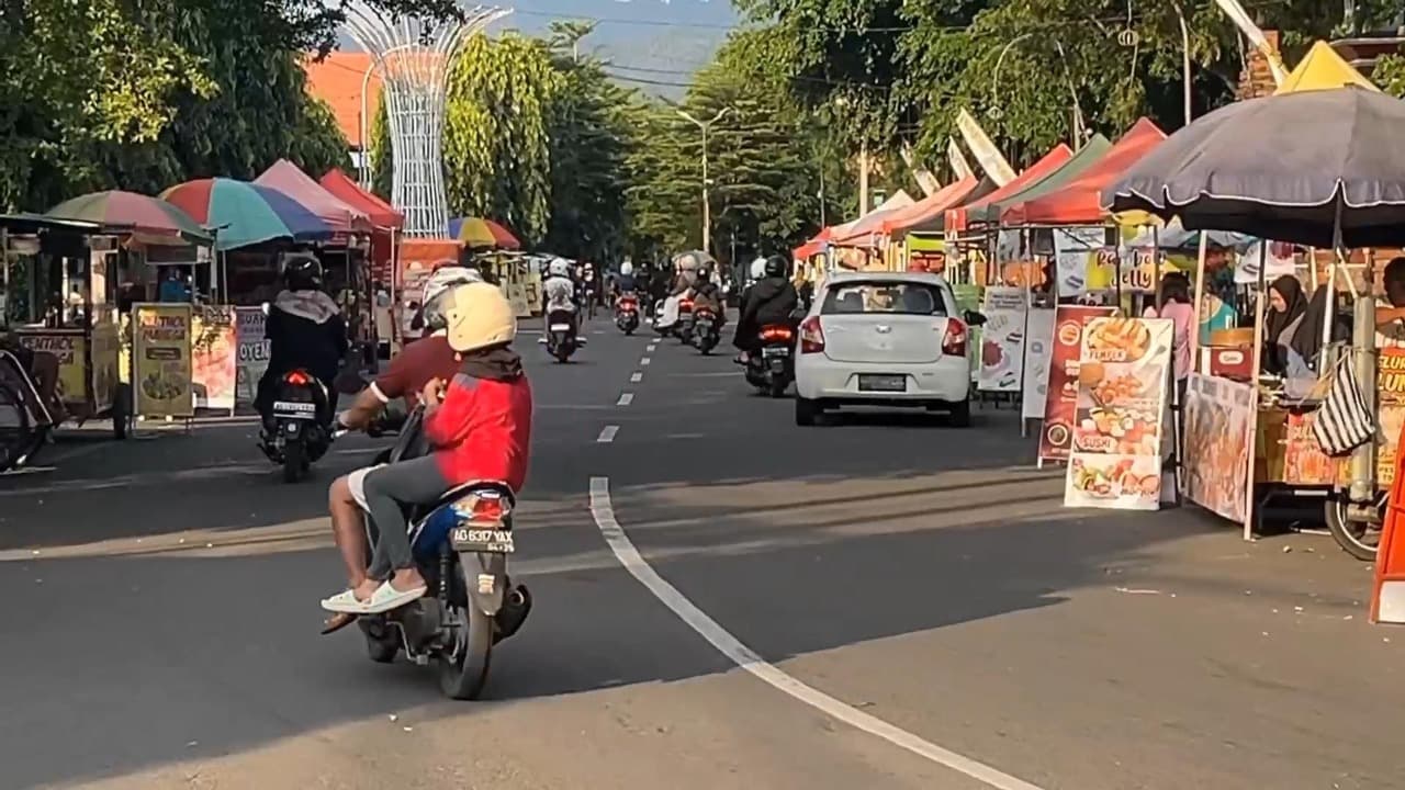 Sempat Dilarang, Pemkab Trenggalek Gelar Pasar Rakyat Libatkan UMKM dan PKL