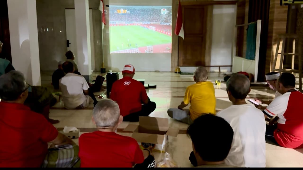 Nobar di Masjid Al Haq: Warga Kecewa Timnas U23 Gagal Juara Piala AFF