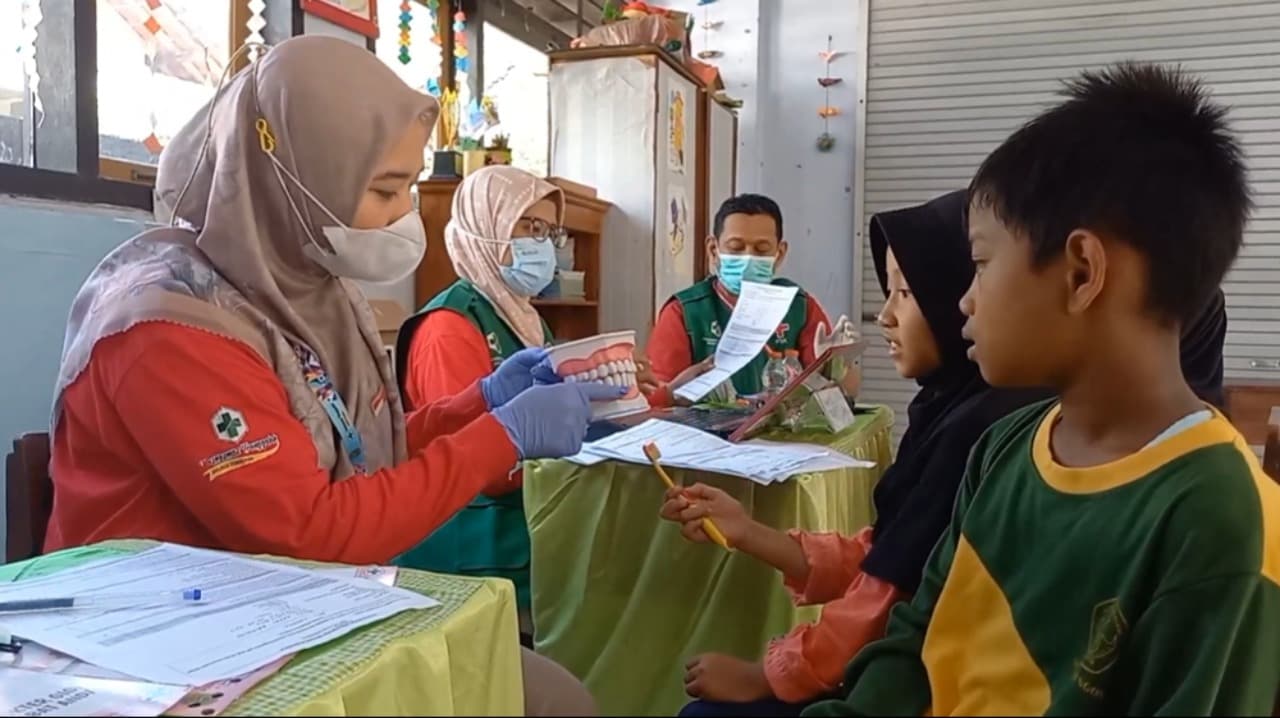 Dinkes Trenggalek Gelar Cek Kesehatan Gratis untuk Pelajar SD, Temuan Masalah Gigi Masih Dominan