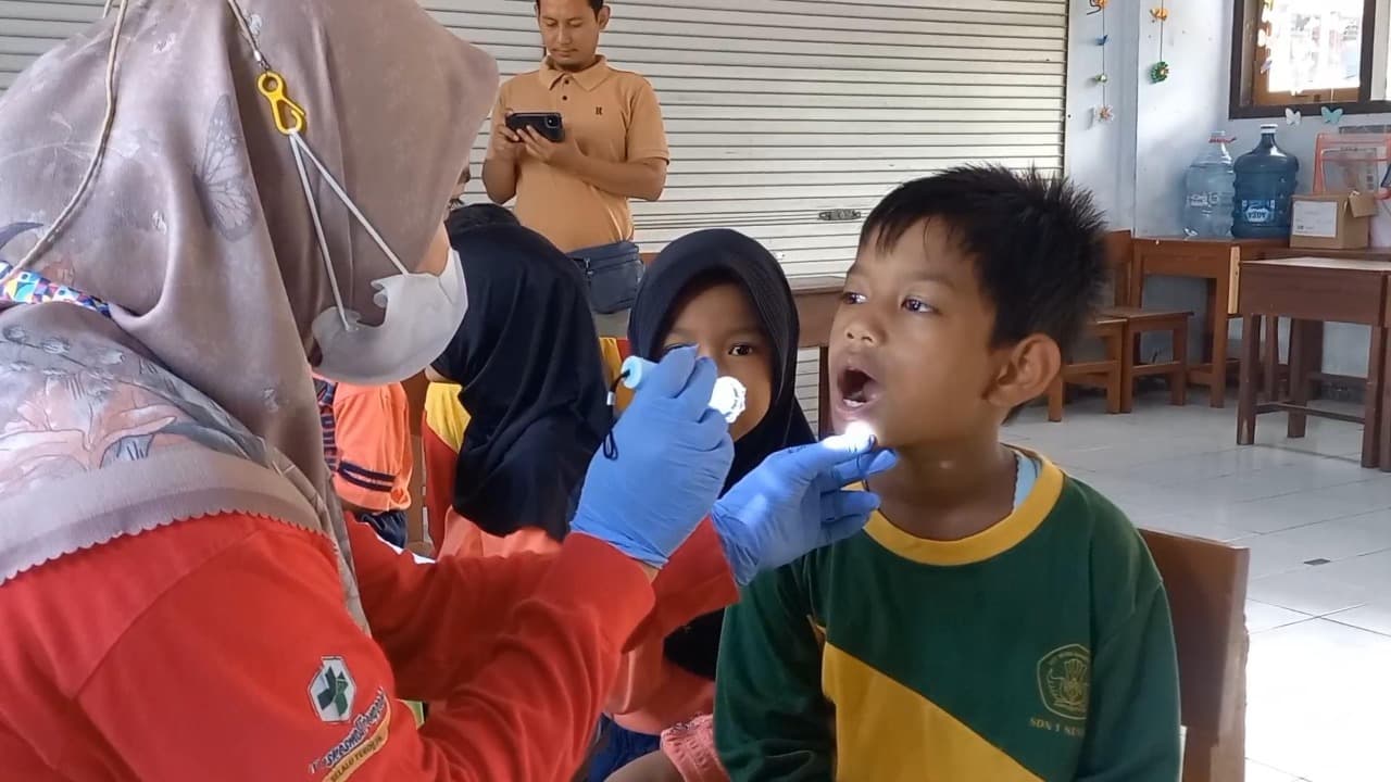Dinkes PPKB Trenggalek Cek Kesehatan Gratis untuk Pelajar, Banyak Temukan Masalah Gigi