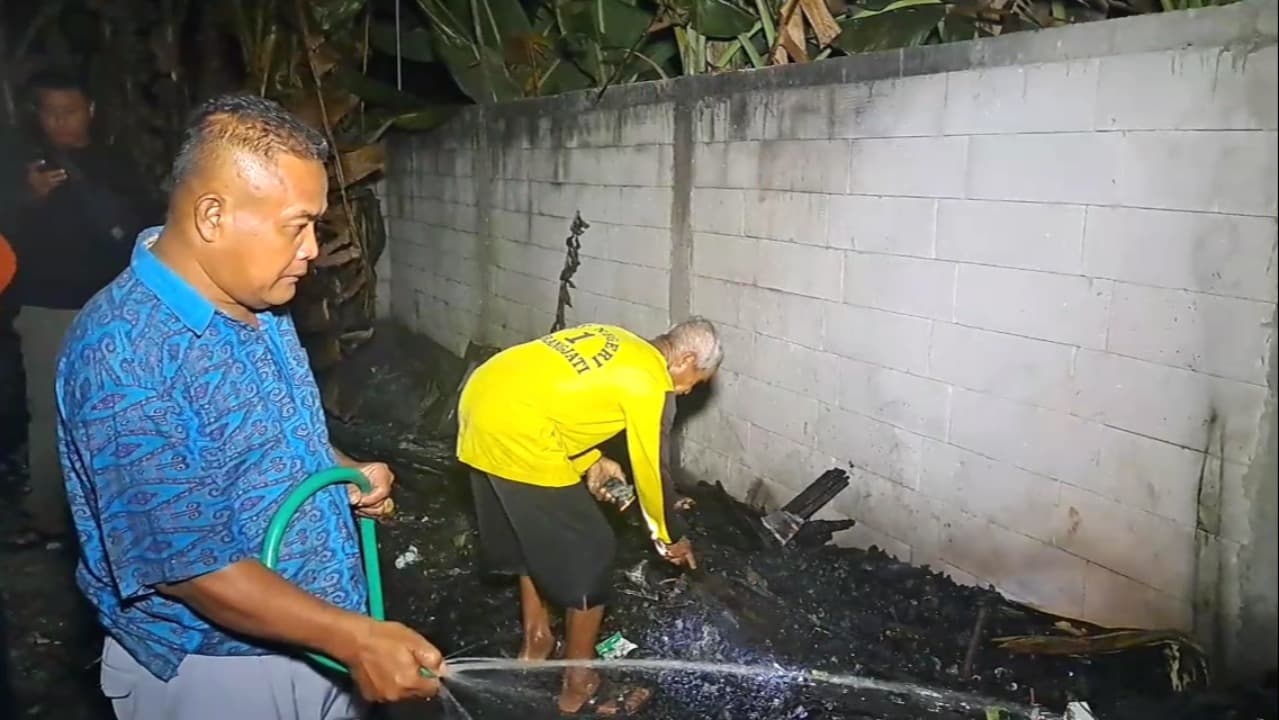 Kobaran Api Hampir Lalap Ruang Kelas di SMPN 1 Karangjati Ngawi, Diduga Berasal dari Pembakaran Sampah