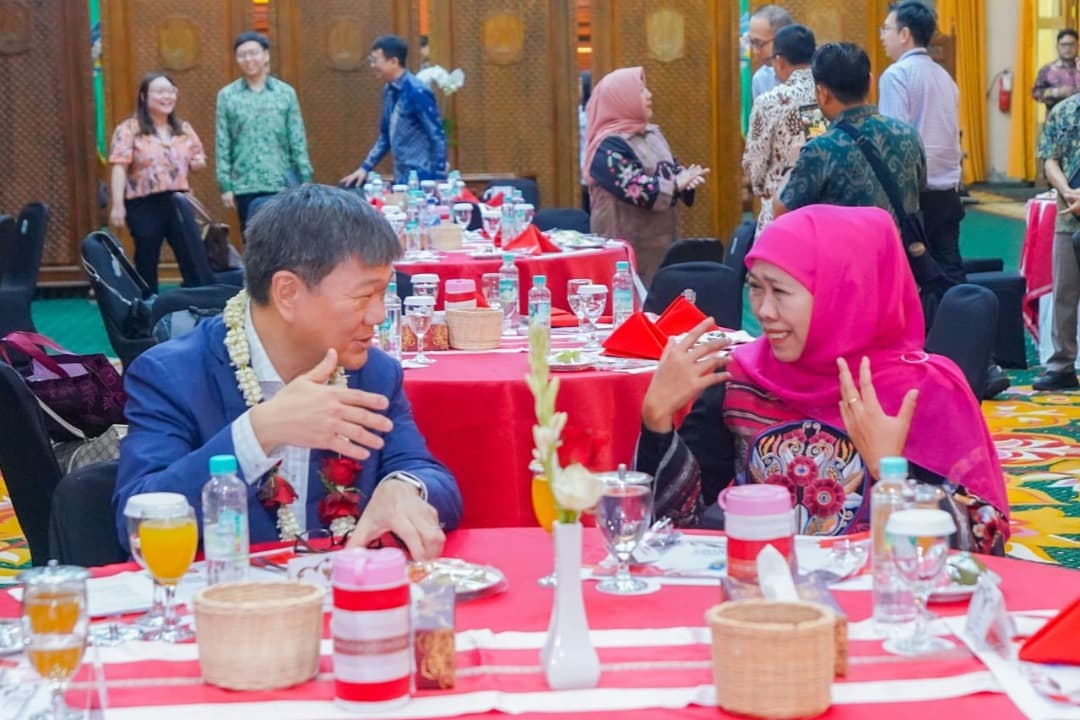 Bertemu Dubes Singapura, Gubernur Khofifah: ASN Jatim Terima Beasiswa Belajar ke Negeri Singa