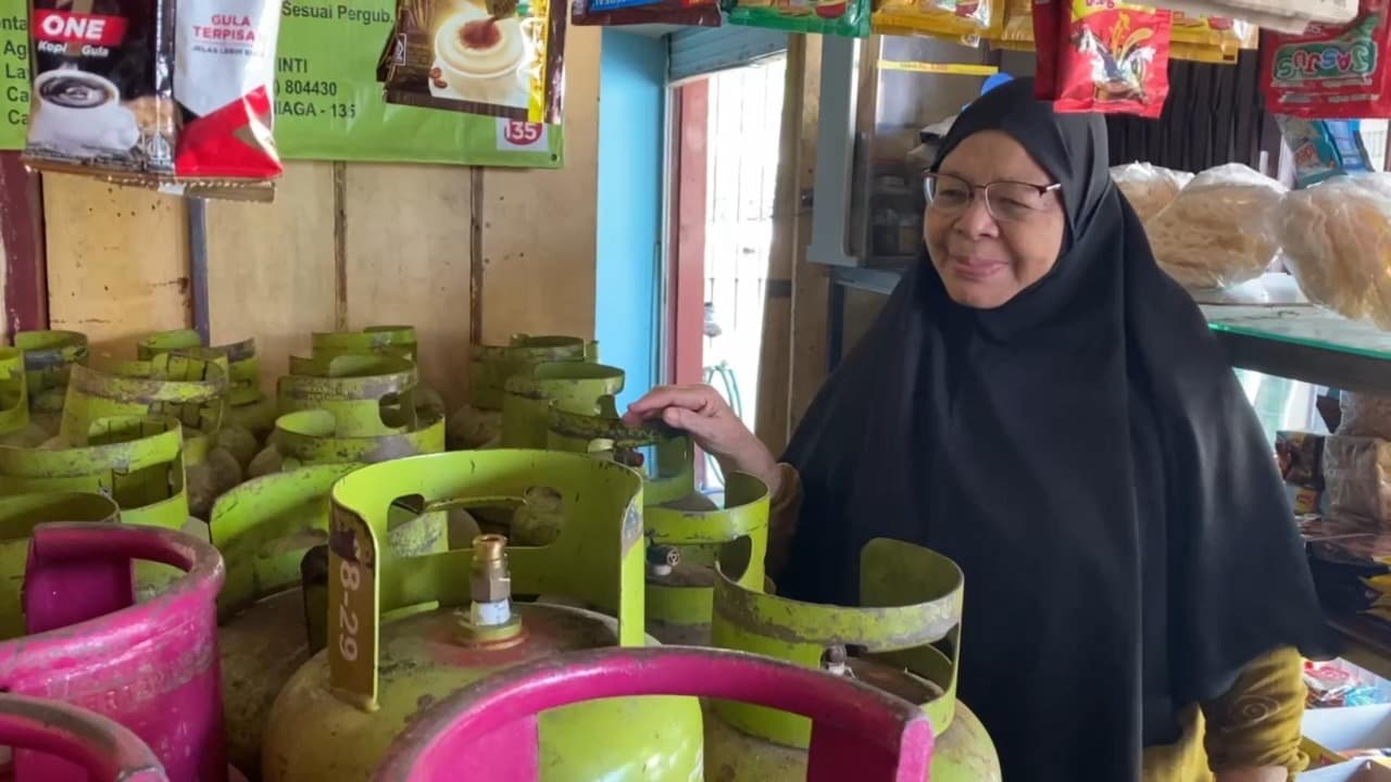 Warga Kota Blitar Menjerit akibat Kelangkaan Gas Elpiji 3 Kg