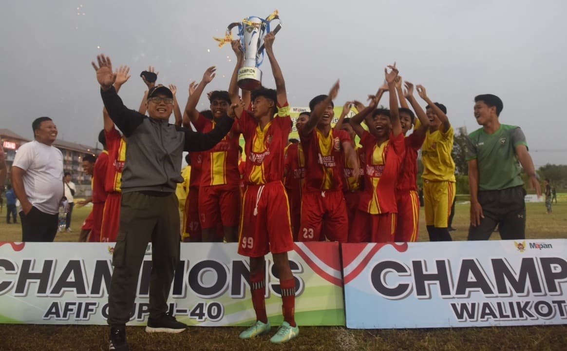 SMPN 2 Kediri Raih Juara Walikota Cup 2025, Wakil Wali Kota Apresiasi Semangat Sportivitas Pelajar