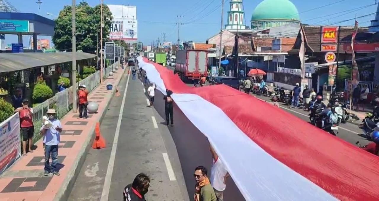 Ratusan Sopir Gelar Aksi Demo di Depan Pelabuhan Ketapang