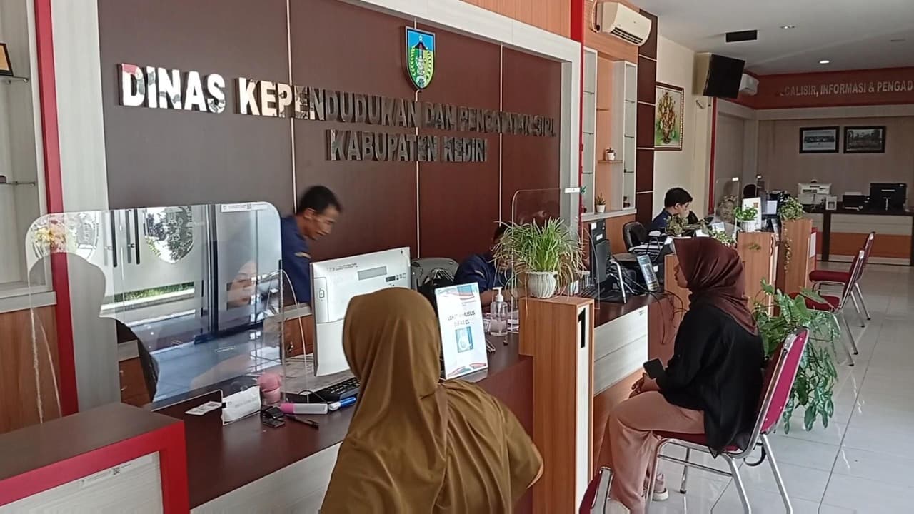 Dukcapil Kabupaten Kediri Jemput Bola, Layani Dokumen Anak Sebelum Masuk Dapodik