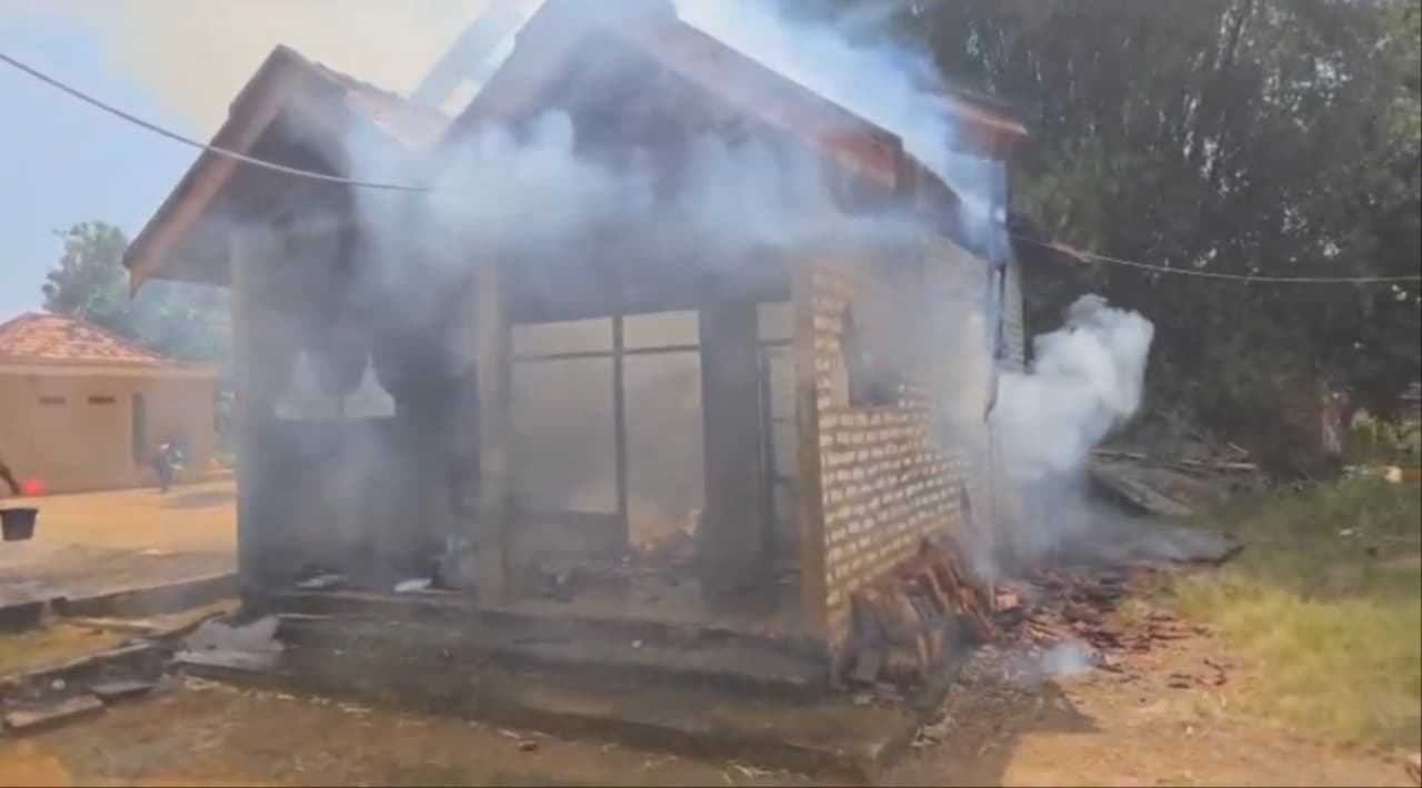 Terdengar Ledakan, Kebakaran di Klampis Bangkalan Tewaskan Pemilik Rumah