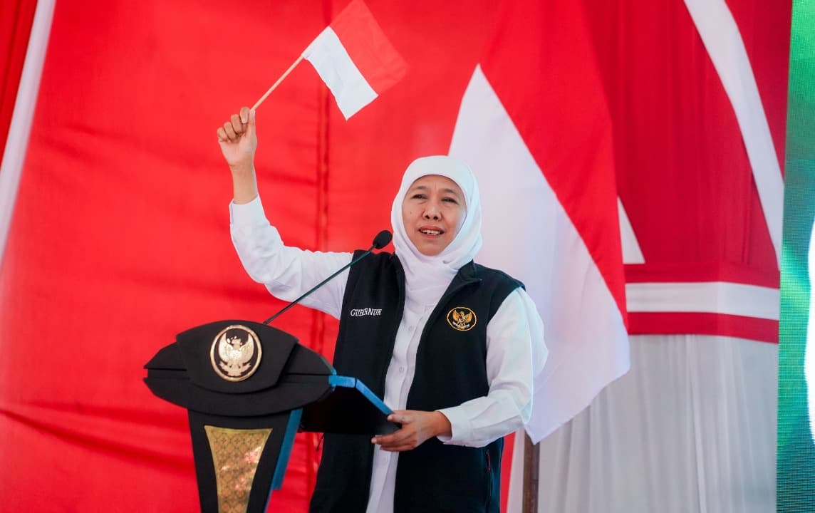 Gubernur Khofifah Serukan Masyarakat Jatim Kibarkan Bendera Merah Putih