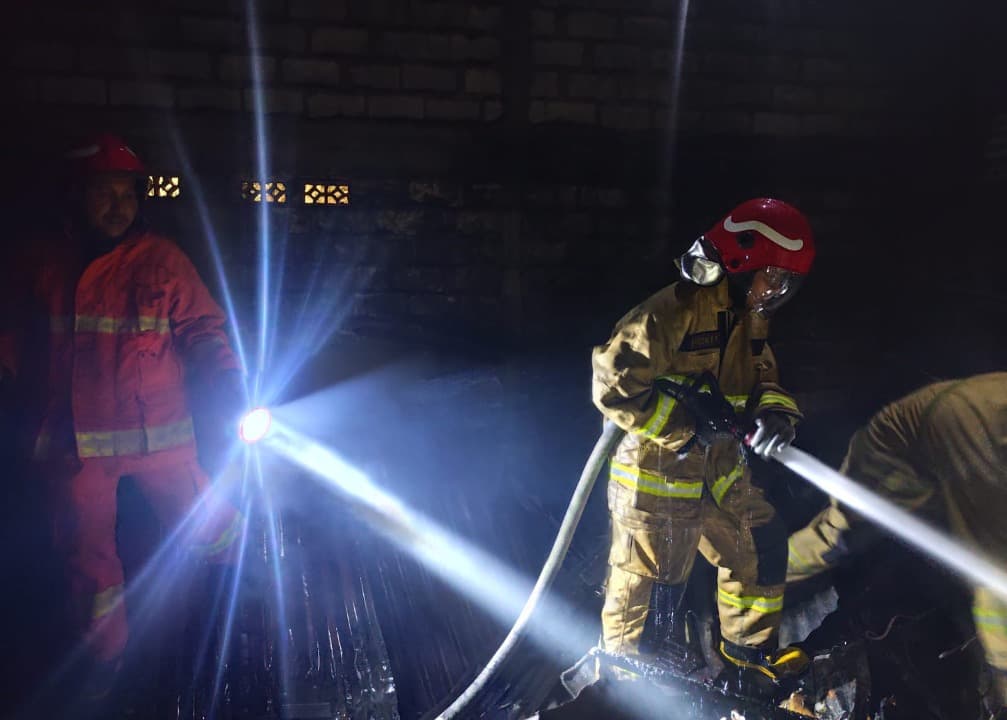 Ditinggal Kegiatan Agustusan, Rumah Warga di Banjarsari Gresik Terbakar